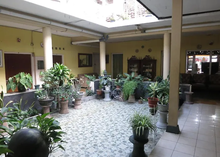 Prayogo Lama Family Gh Prawirotaman Yogyakarta